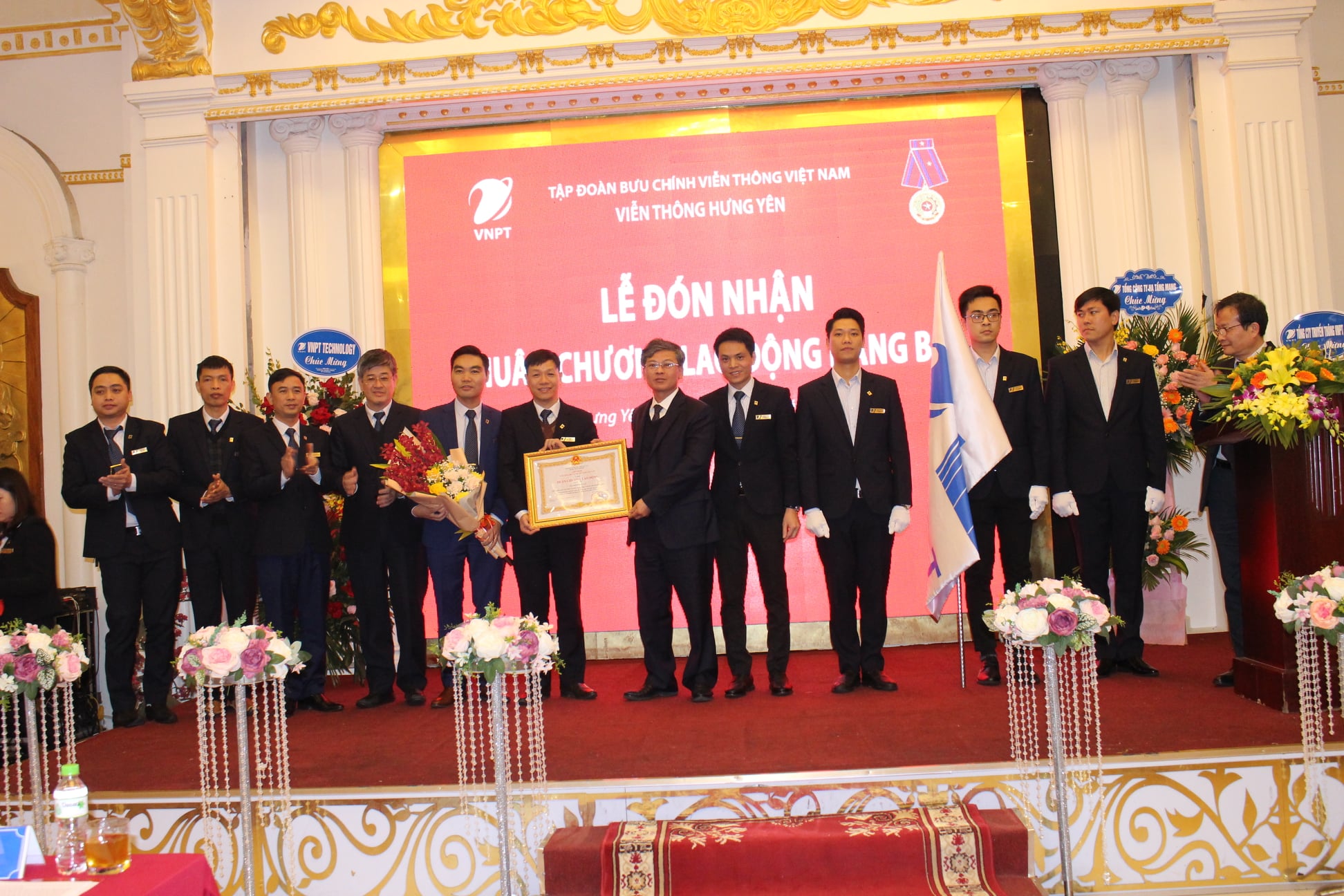 VNPT địa bàn Hưng Yên đón nhận Huân chương Lao động hạng Ba và triển khai nhiệm vụ năm 2021 VNPT địa bàn Hưng Yên đón nhận Huân chương Lao động hạng Ba và triển khai nhiệm vụ năm 2021